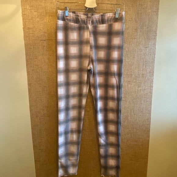 Thalia Sodi - Plaid loungewear set top and pants - Picture 9 of 14